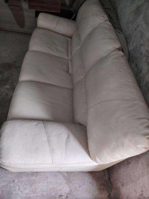 Vand canapea piele crem