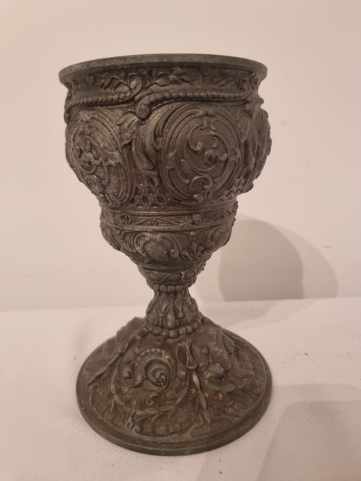 Pocal decorativ vintage din metal, stil baroc, 19 cm