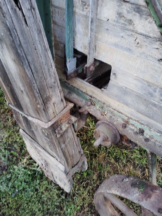 Vind sau schimb cu tractor