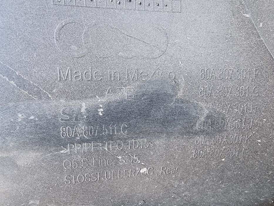 Bara spate Audi Q5 S Line dupa 2017 cod 80A807511C