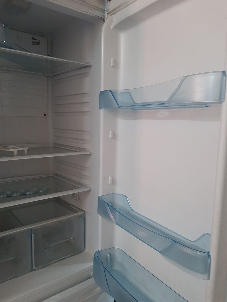 Продам холодильник бирюса