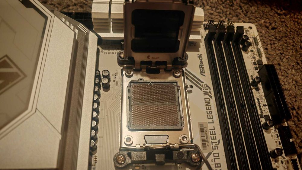 ASRock X870 Steel Legend + AMD Ryzen 7 7800X3D 96MB/120W/AM5