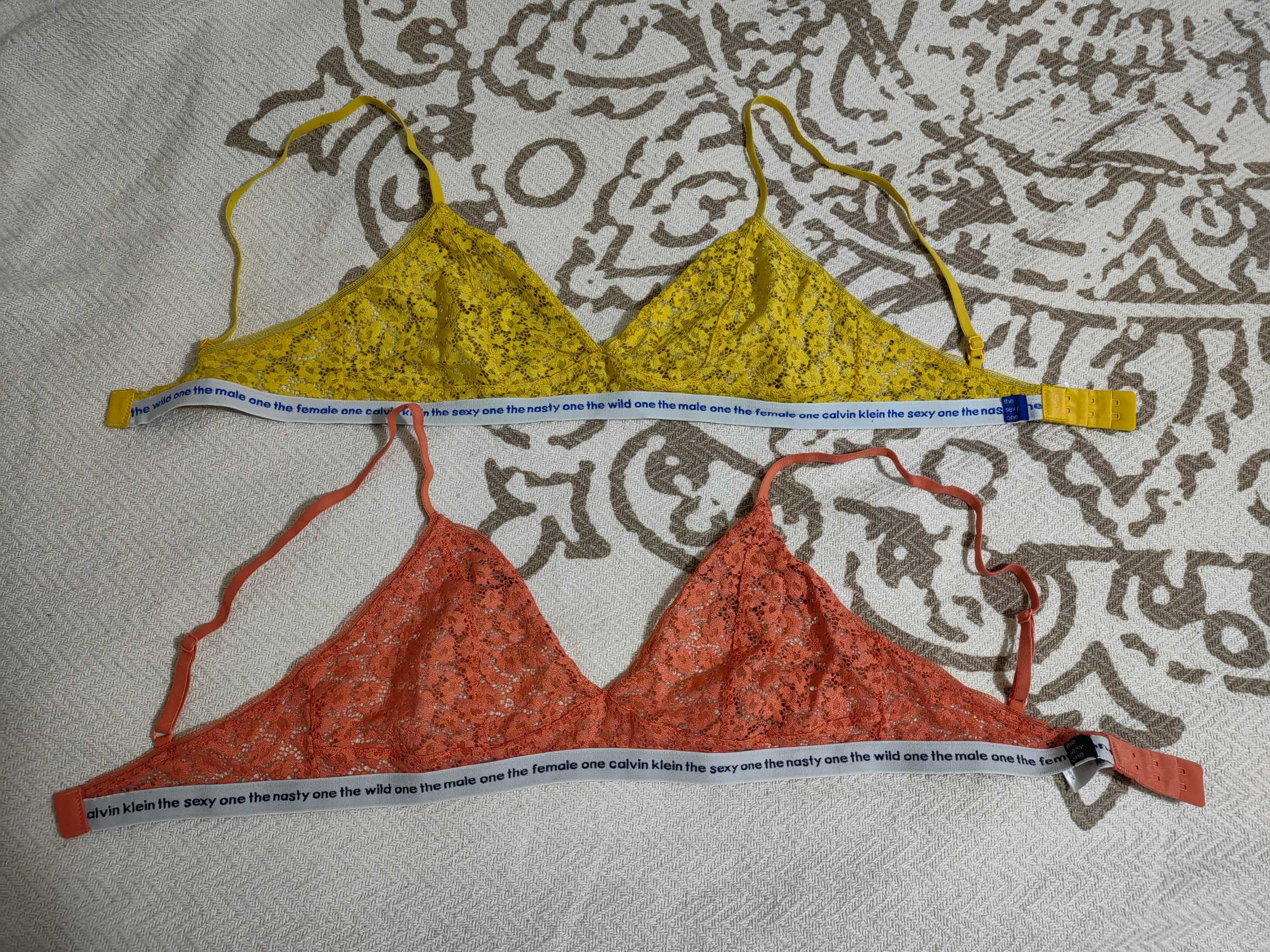 Сутиени, корсети, комплекти Victoria Secret. Различни модели.