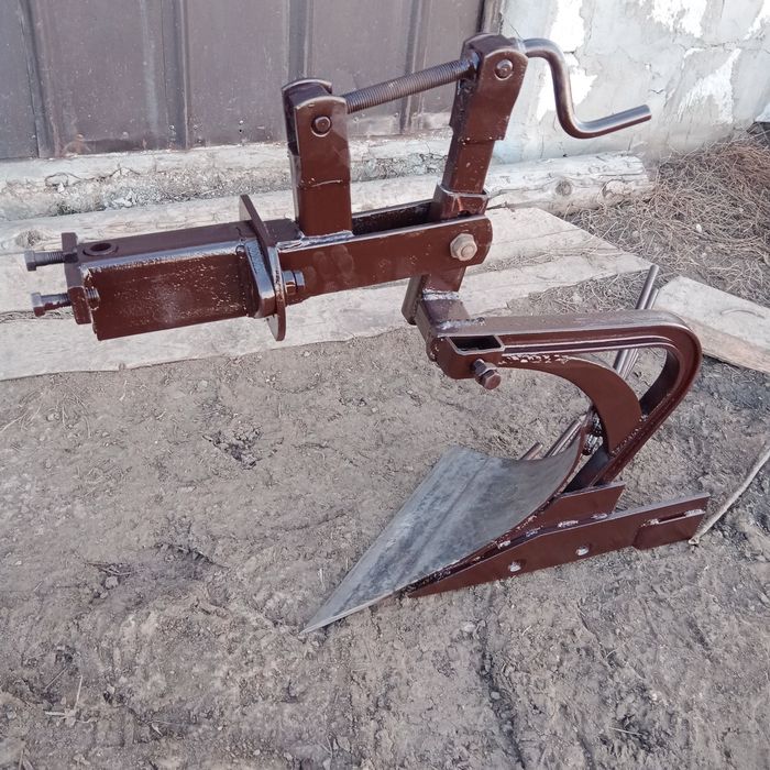 Продам плуг на мотоблок мтз советский