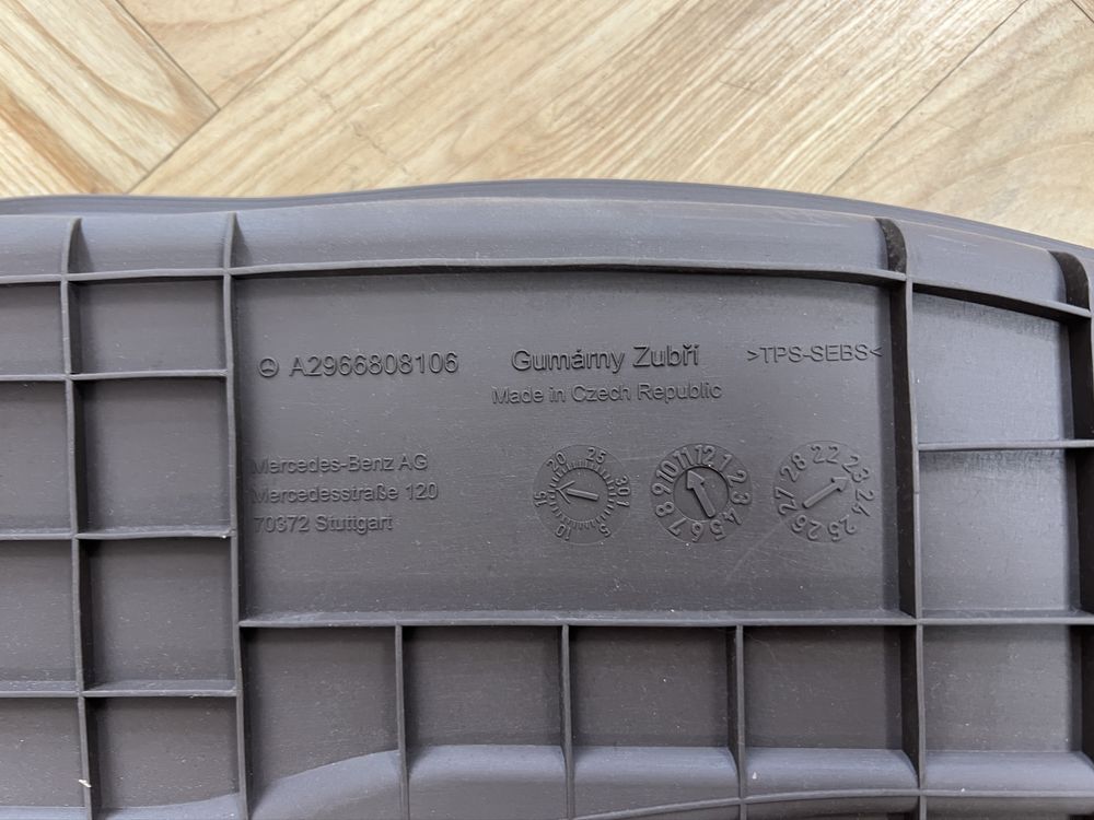Оригинална гумена стелка за EQE EQS SUV X294 X296 за пасажерна страна