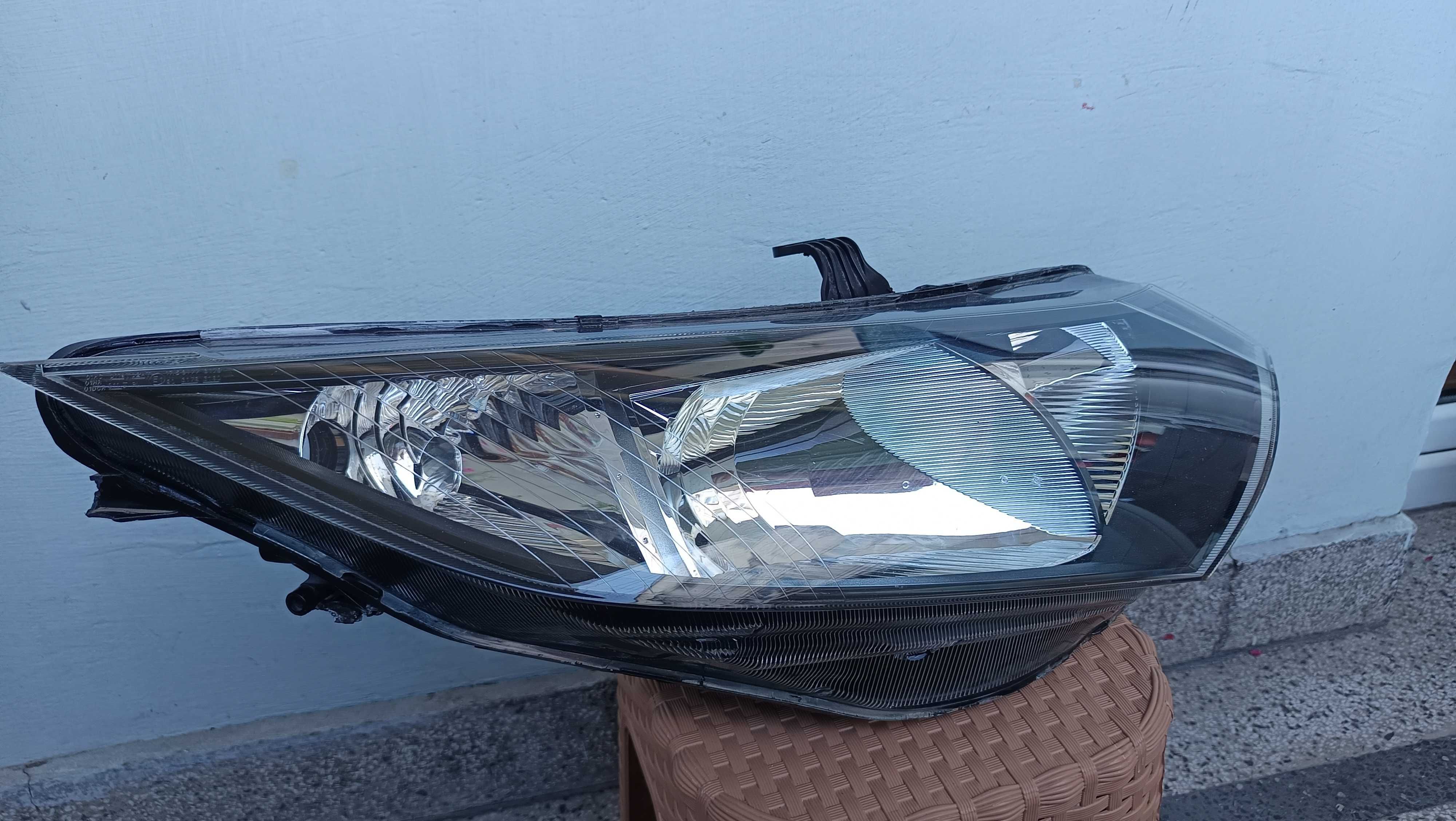 Фар за Honda Civic 9 (2012-2015)г. Хечбек(FK)  1.8 i