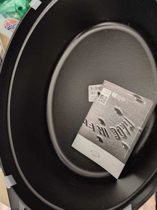Vând oala Staub nu LeCreuset