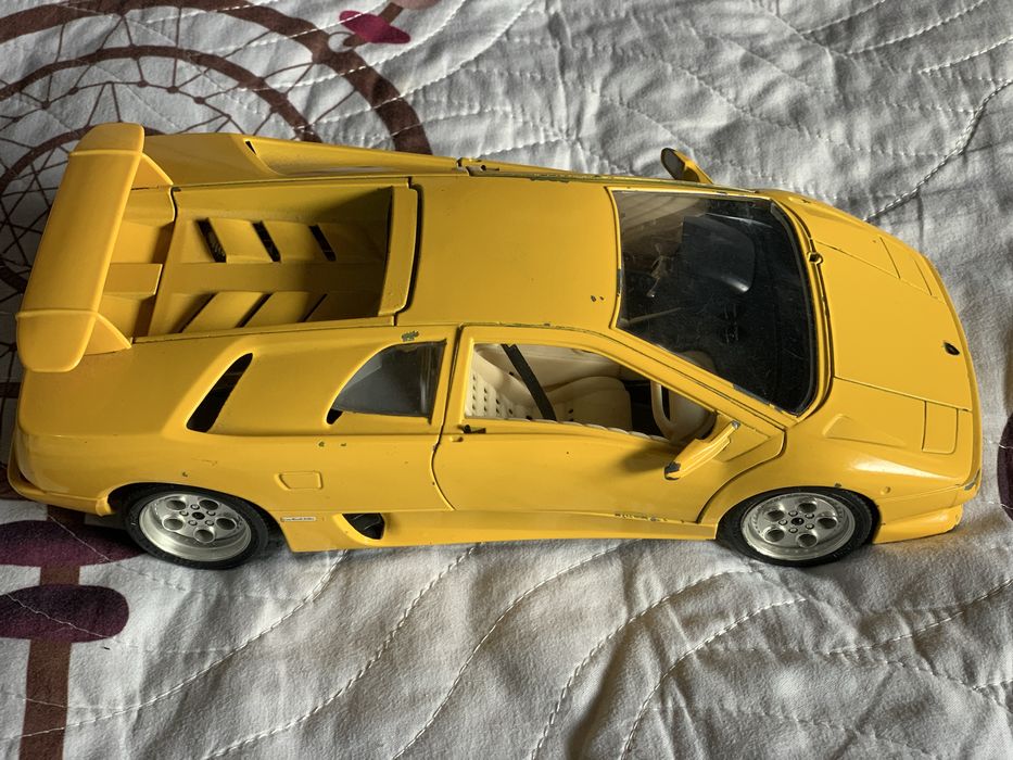Macheta vintage Burago Lamborghini Diablo 1990 scara 1la18 stare buna