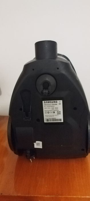 Aspirator fara sac SAMSUNG VC07M31B0HN/GE, 2l, 700W, 80dB, verde-negru