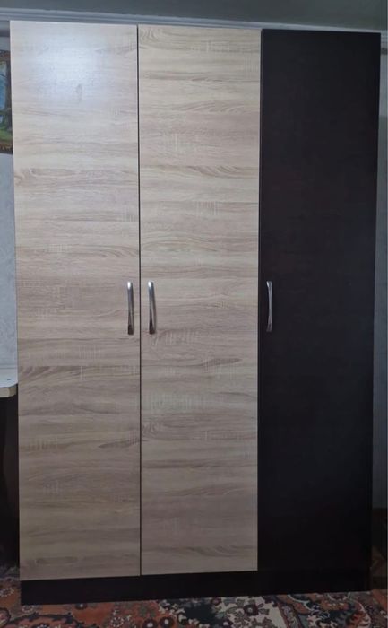 Шкаф 3 дверный, в идеальном состояний