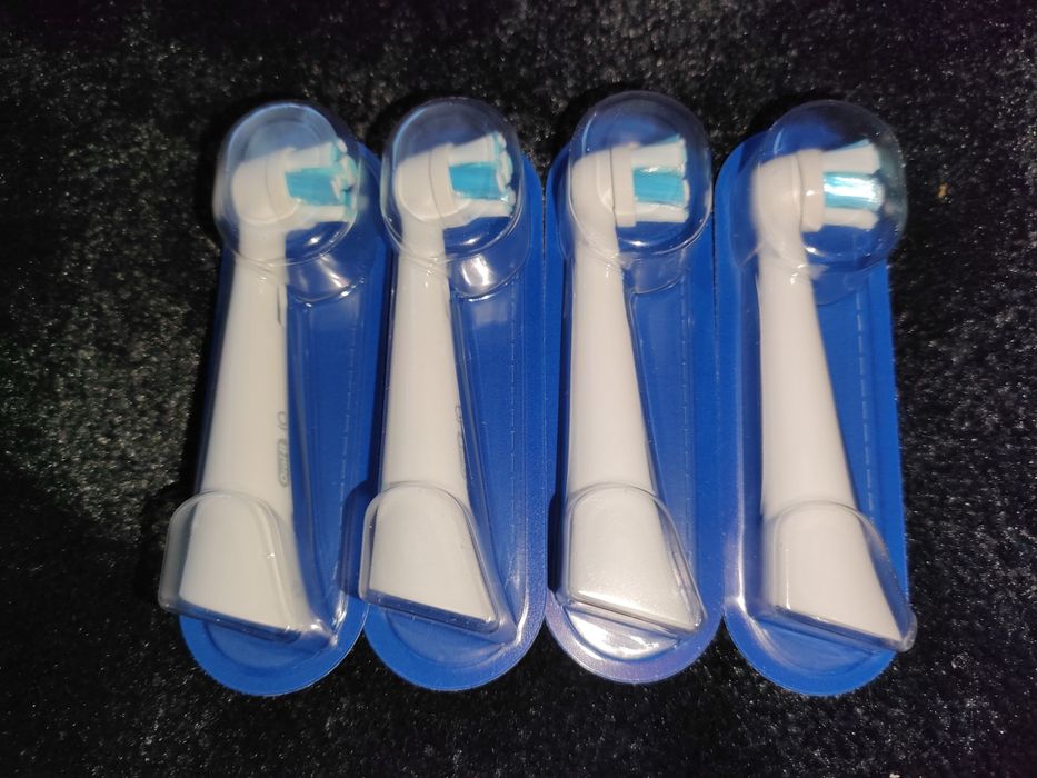 Vând capete periuță Oral B iO