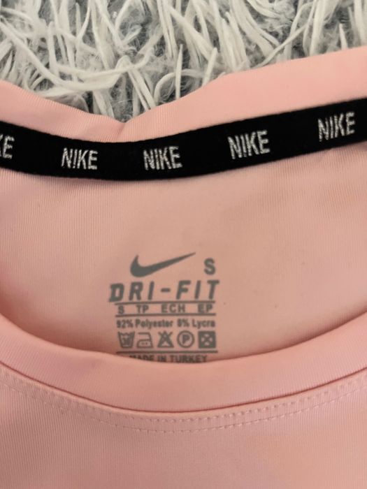 Оригинална тениска Nike носена само няколко пъти