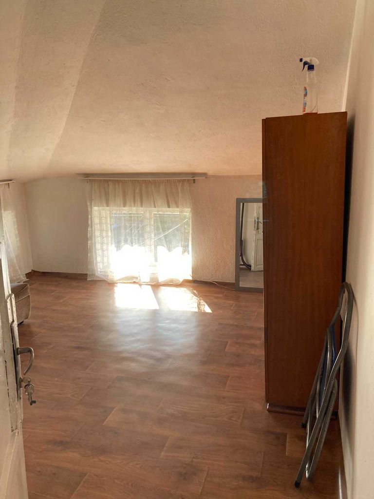 Дава се под наем Едностаен апартамент в Варна, Левски - 16 кв.м за 127.5 € - Снимка #6