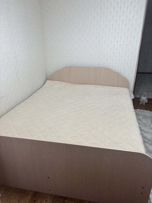 Продам двухспальную кровать 160х200