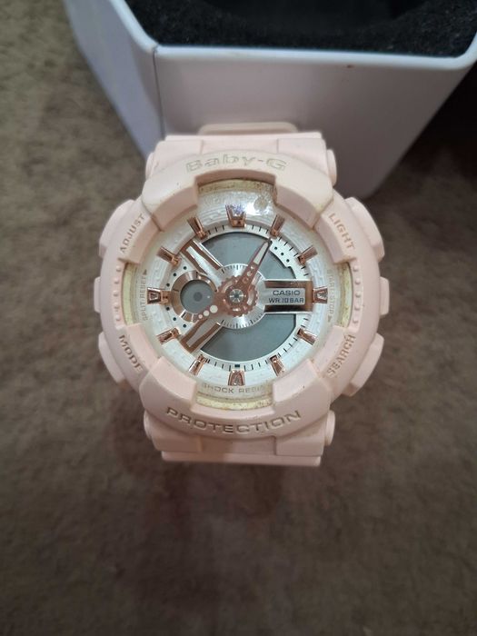 Часовник Baby G розов и бял