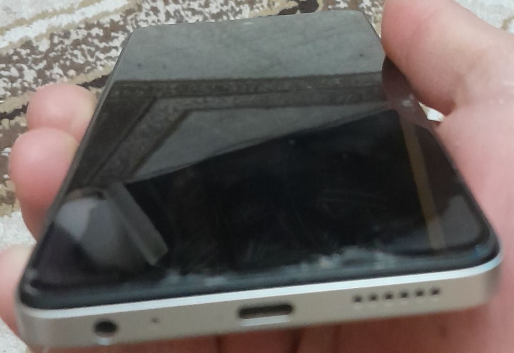 Spark Go 2025 Yangi xotira 64.zaryadkasi bor orginall