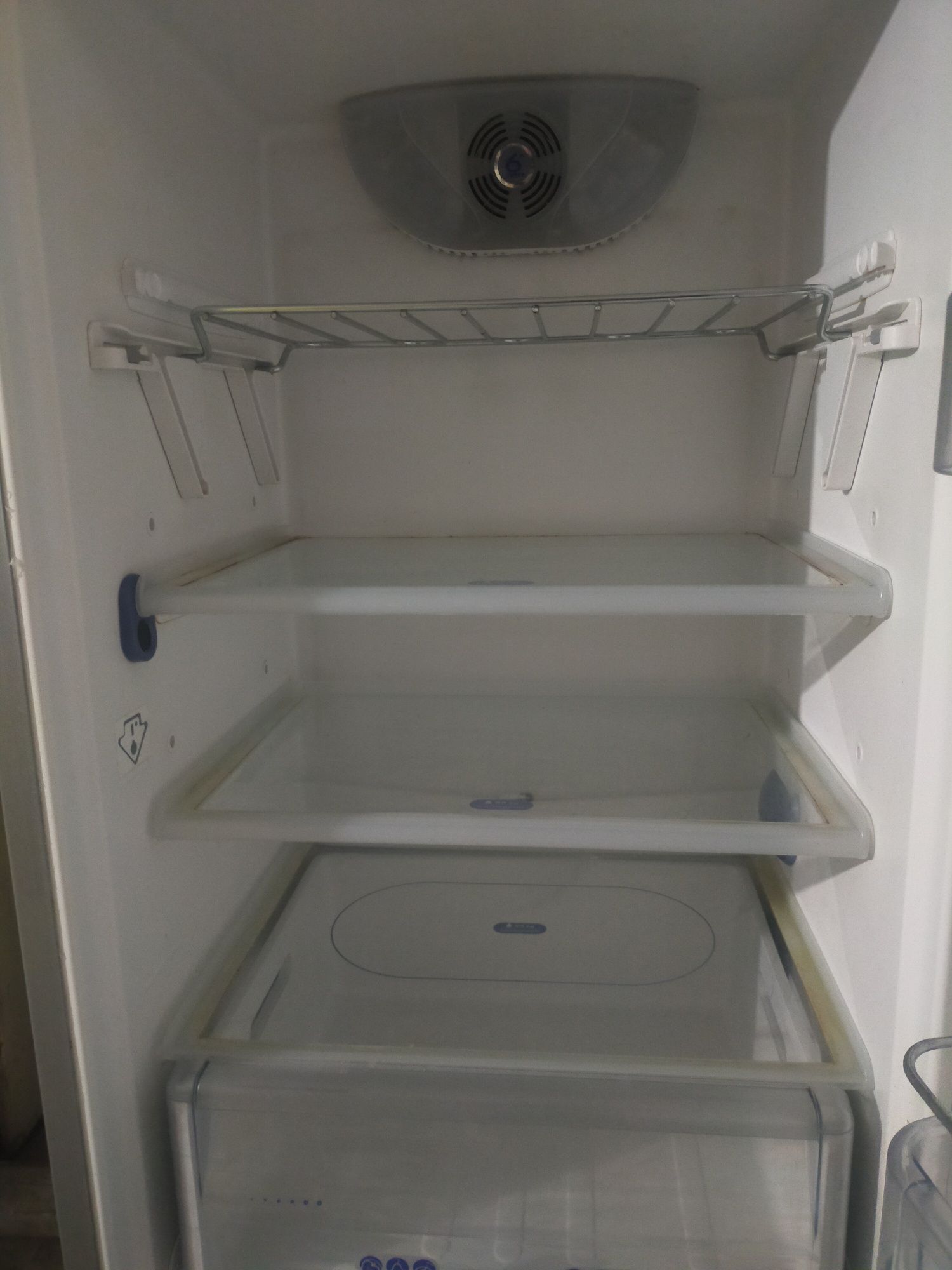 Холодильник Whirlpool б/у