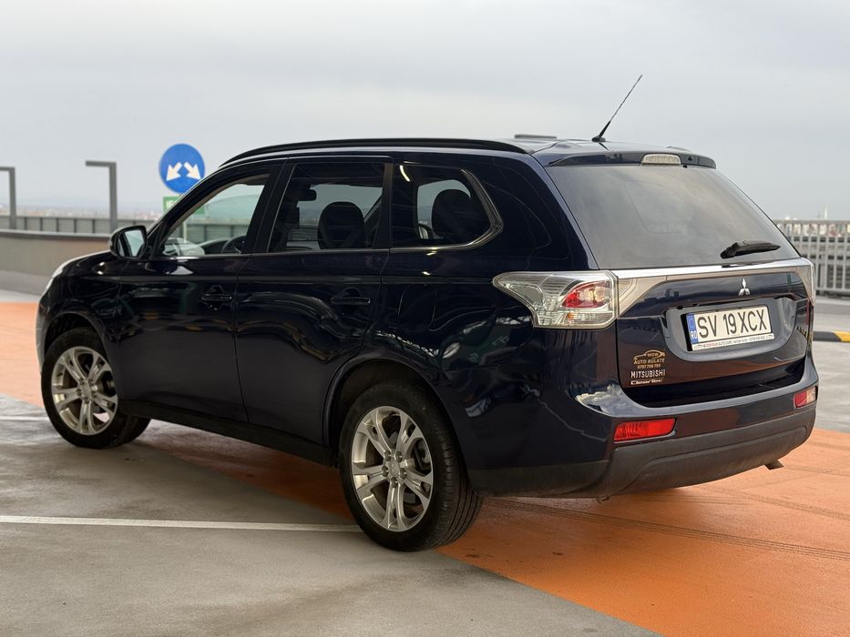 Mitsubishi Outlander 7 locuri/2015/NAVI/DIESEL/GARANTIE 1 AN/RATE