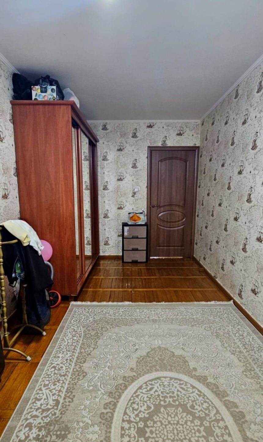 Продаётся 2х ком квартира район Дом быта