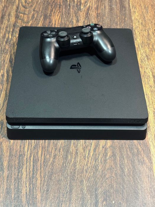 PS 4 slim  Versiune soft 8.50 - plus maneta originala