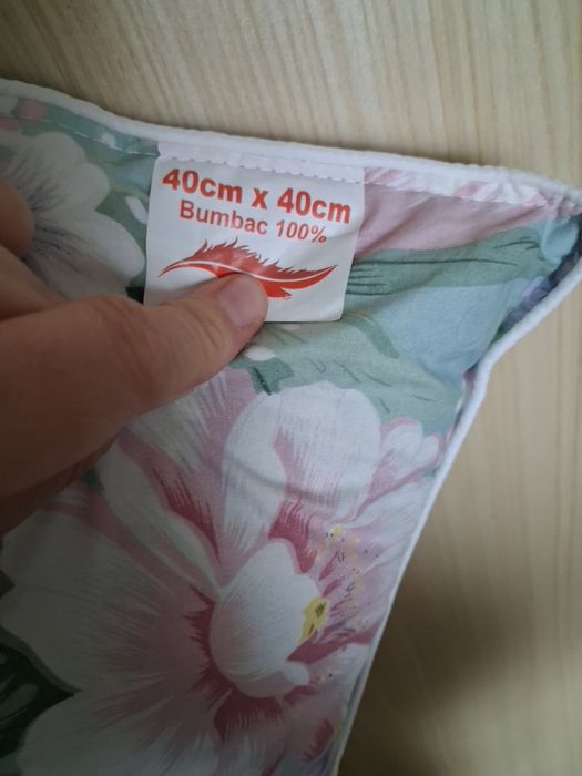 Pernuta cu pene 40×40