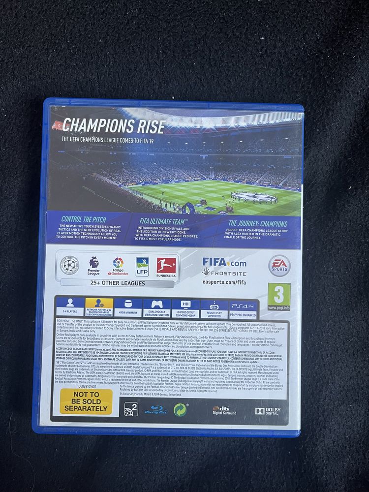 Ps4 stare foarte buna 1TB + fifa 19
