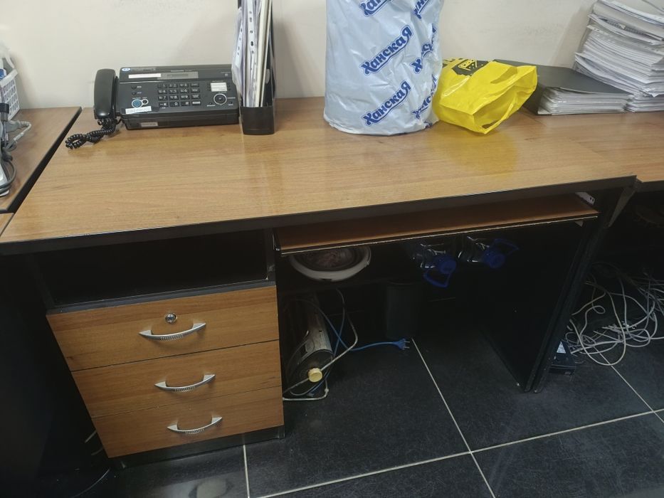 Стол офисный продам