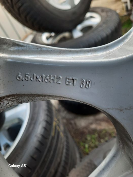 Ляти джанти с гуми зимни 5×114.3, 16цола