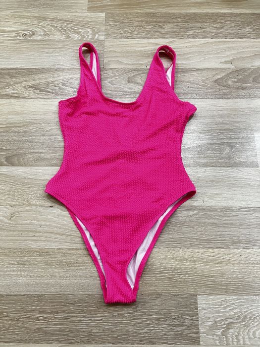 Нов бански S