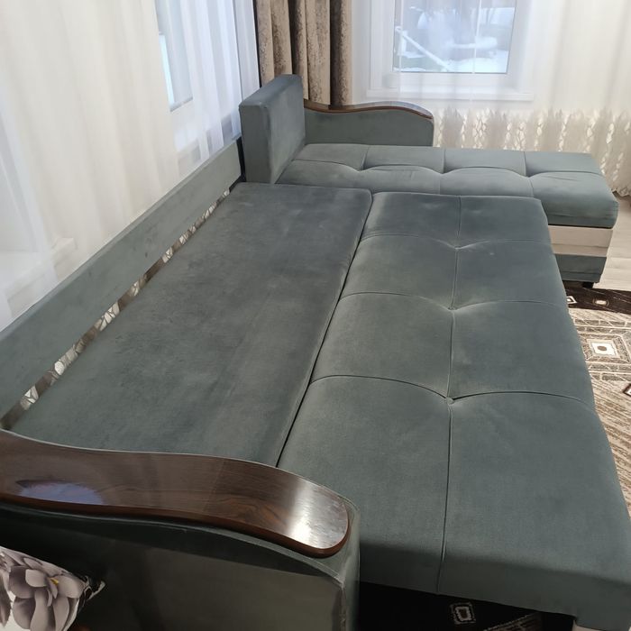 Продам диван угловой в отличном состоянии