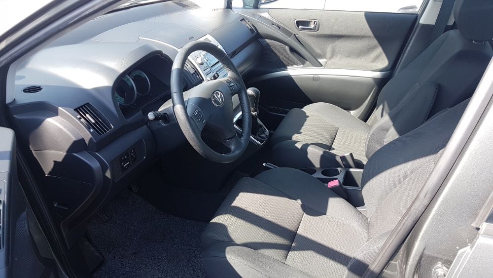 тойота корола версо 2.0 д - 116 коня 2006 година на части