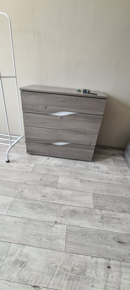 Продам кровать и комод лдсп