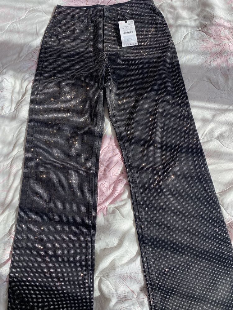 дънки с камъни zara нови с етикет