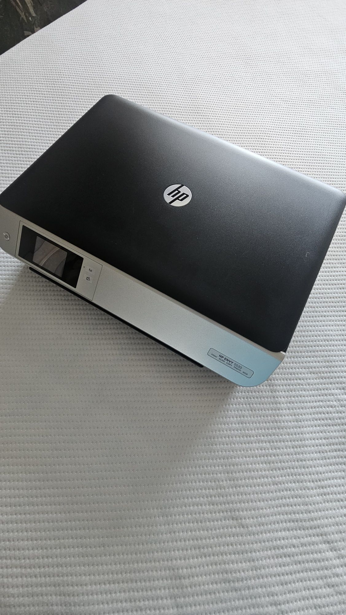 Inprimanta HP Envy 5530 e-All-in -One 
Imprimantă HP Envy 5530 e-All-i
