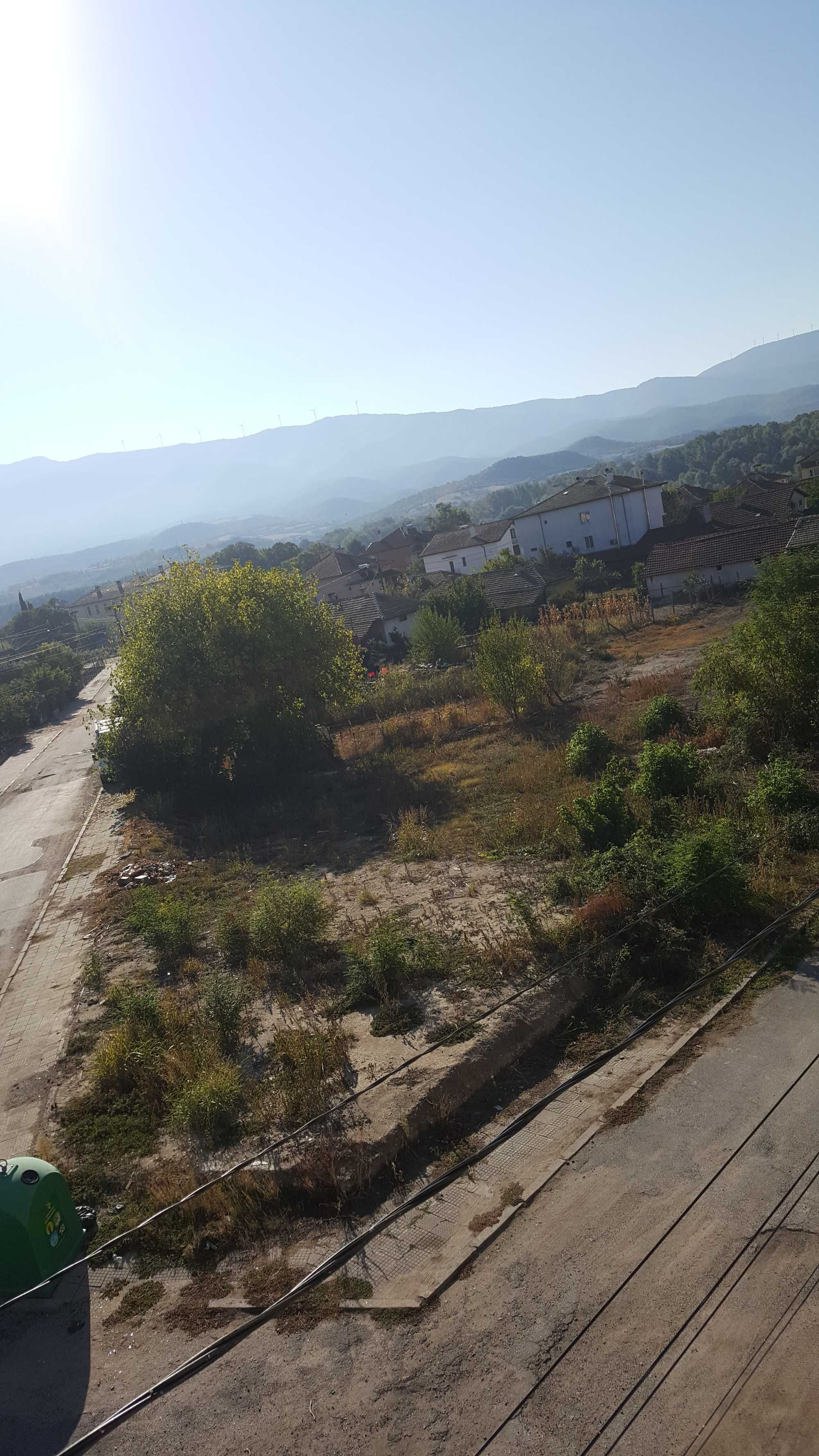 Уникално разположен имот