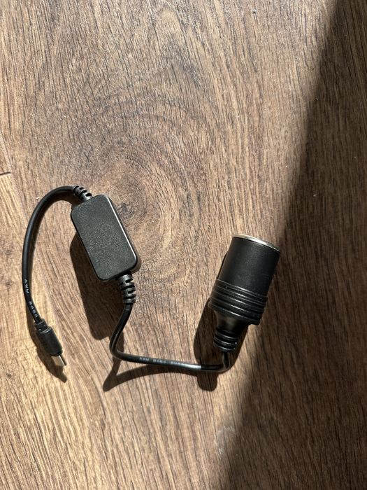 Компресор за помпане на гуми BLACK&DECKER ASI200