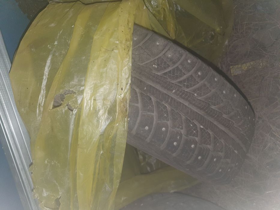 Продаётся 4 балона на 16