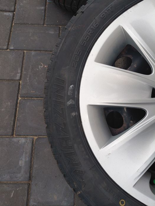Vând set complet de iarna + capace bmw e90/91