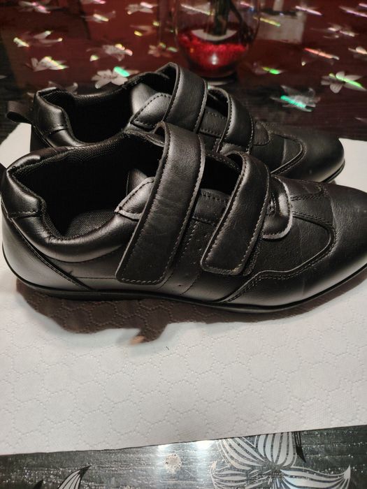 Adidași piele Nr 40