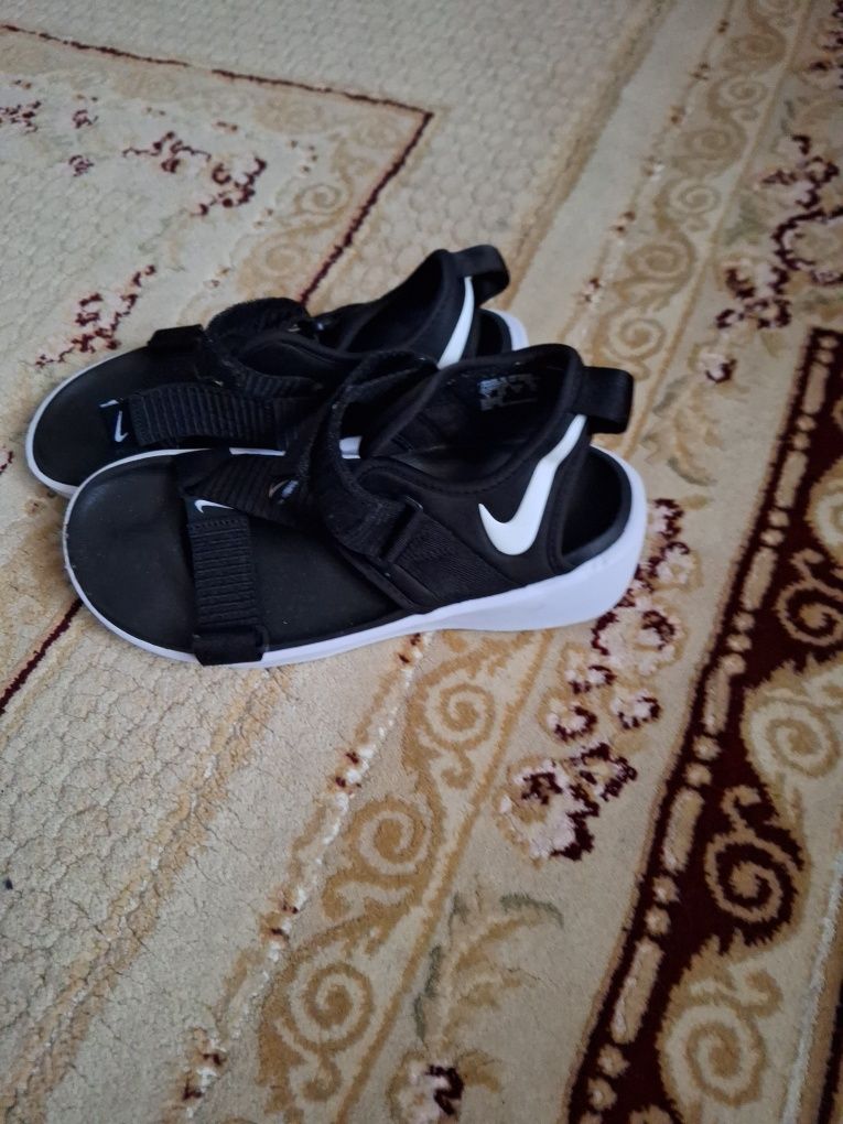 Sandale Nike femei