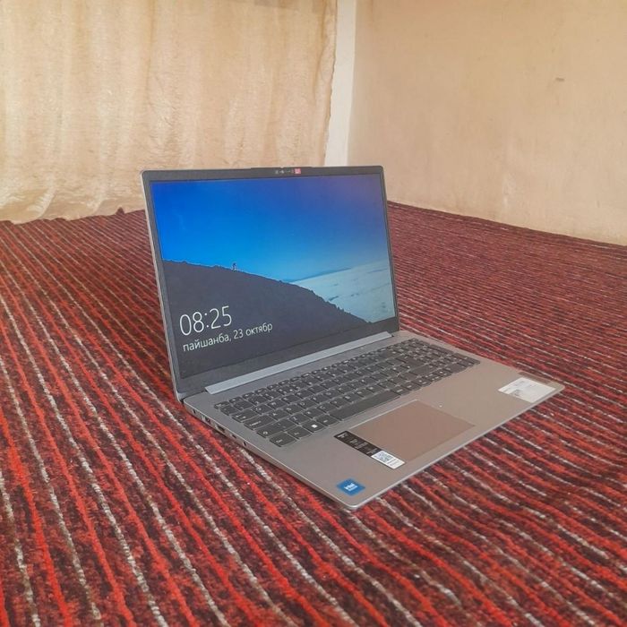 Lenevo Noutbuk sotiladi