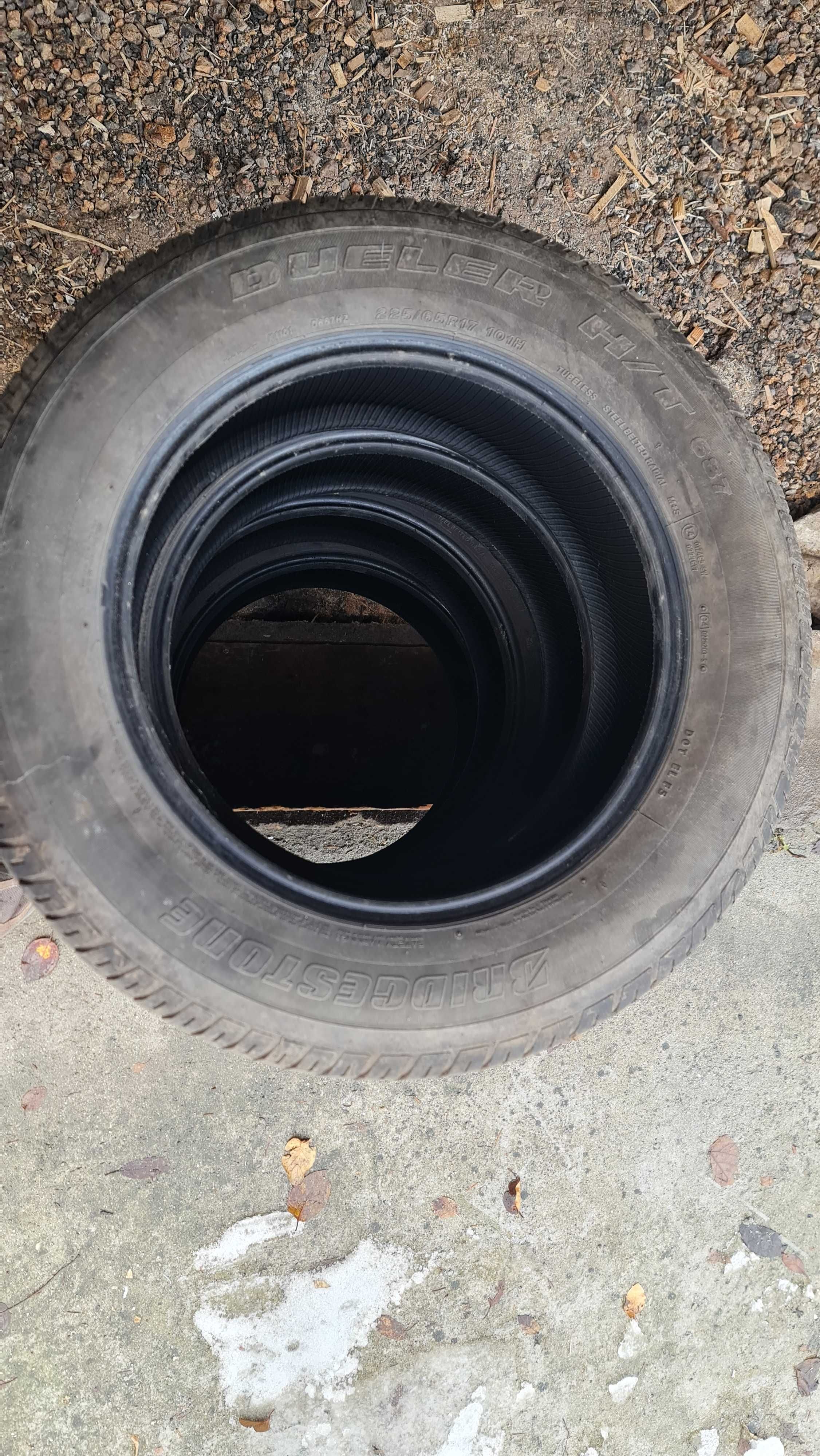 Комплект гуми Bridgestone 225/65/R17