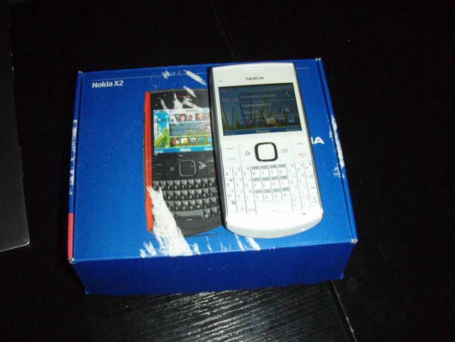 Nokia X2-01, functional in orice retea,  nou la cutie cu accesorii