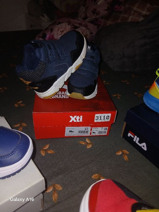 Vând ghetele si adidasi