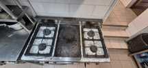 Aragaz profesional 4 ochiuri + plită + cuptor – 2500 RON + TVA
