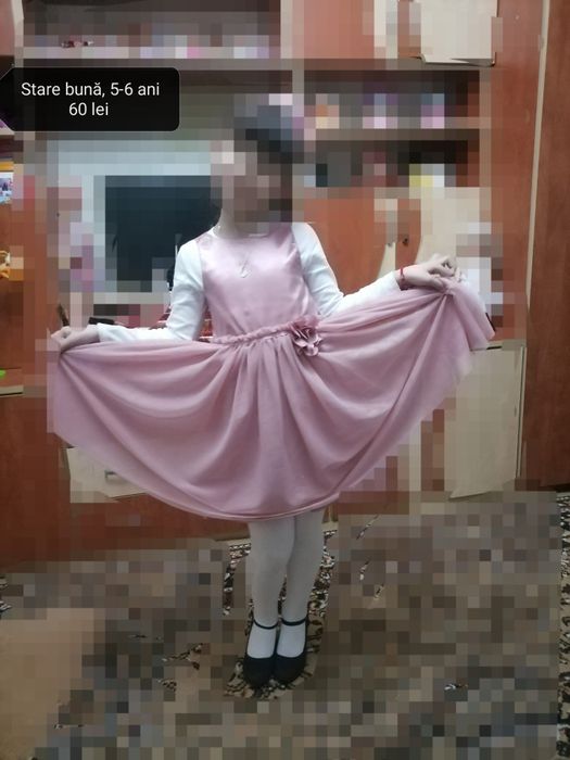 Rochițe 4-6 ani noi sau in stare foarte buna