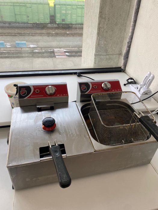 Прдается фритюр. Две стороны работают. Все работает исправно