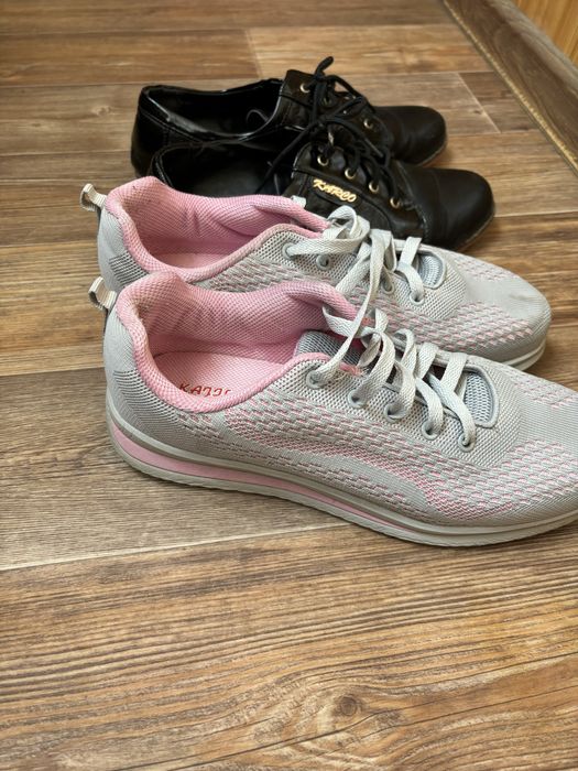 Кросовки женские