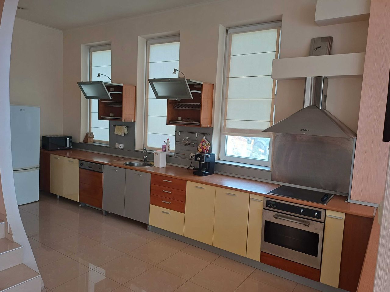 Продава се Къща в Бургас, Сарафово - 603 кв.м за 1991 €/кв.м - Снимка #4
