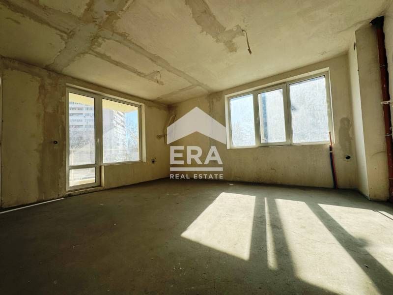 Продава се Тристаен апартамент в Русе, Цветница - 117 кв.м за 1547 €/кв.м - Снимка #6